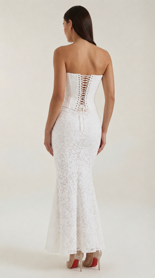 Largo Vestido de Encaje con Corsé Isabela