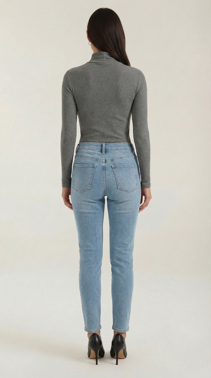 Barbara Chic Long Sleeve Corte Cutout Top