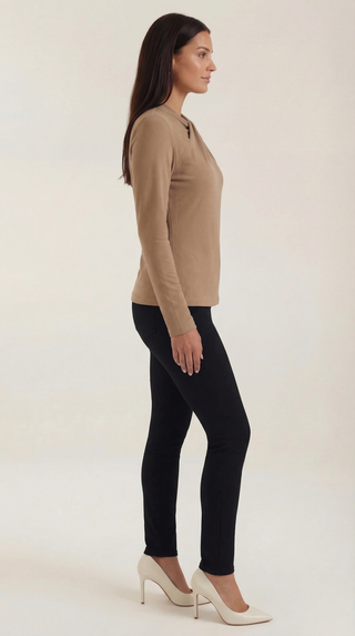 Blusa Jamie con cuello mock y lazo