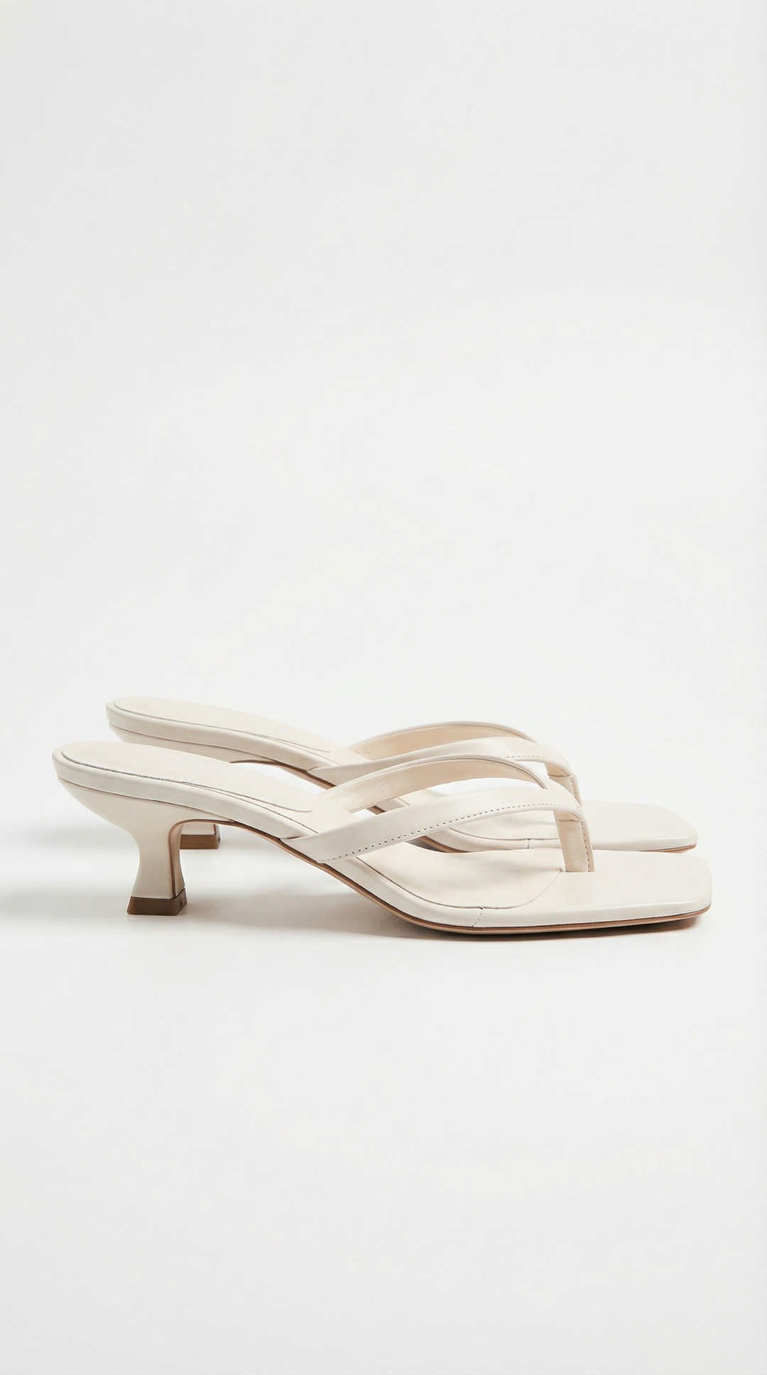 Sandalias Jessica con Tacón Kitten y Diseño de Zehentrenner