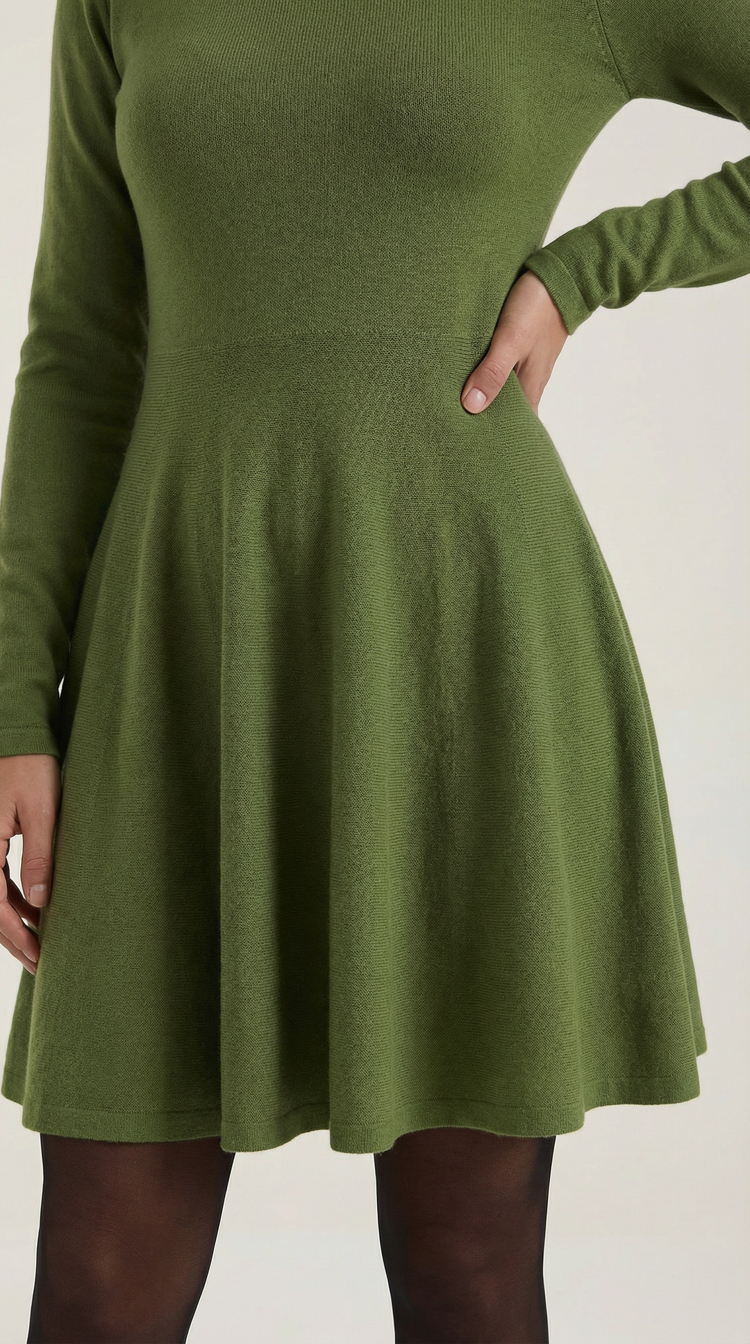 Tiffany Mini Dress con Mangas Largas y Pliegues