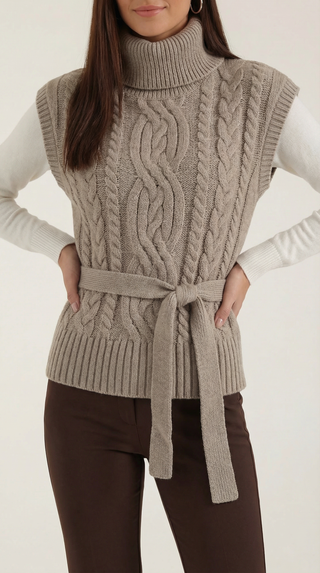 Chaleco de punto trenzado con cuello alto Wendy